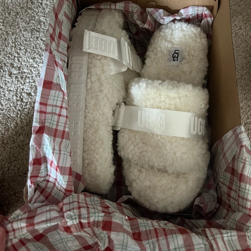 ugg slides size 7 never worn.